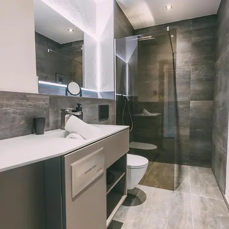 Livalpin - With Private Sauna & Whirlpool Apartment