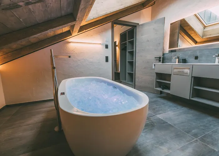 Livalpin - With Private Sauna & Whirlpool Apartment *